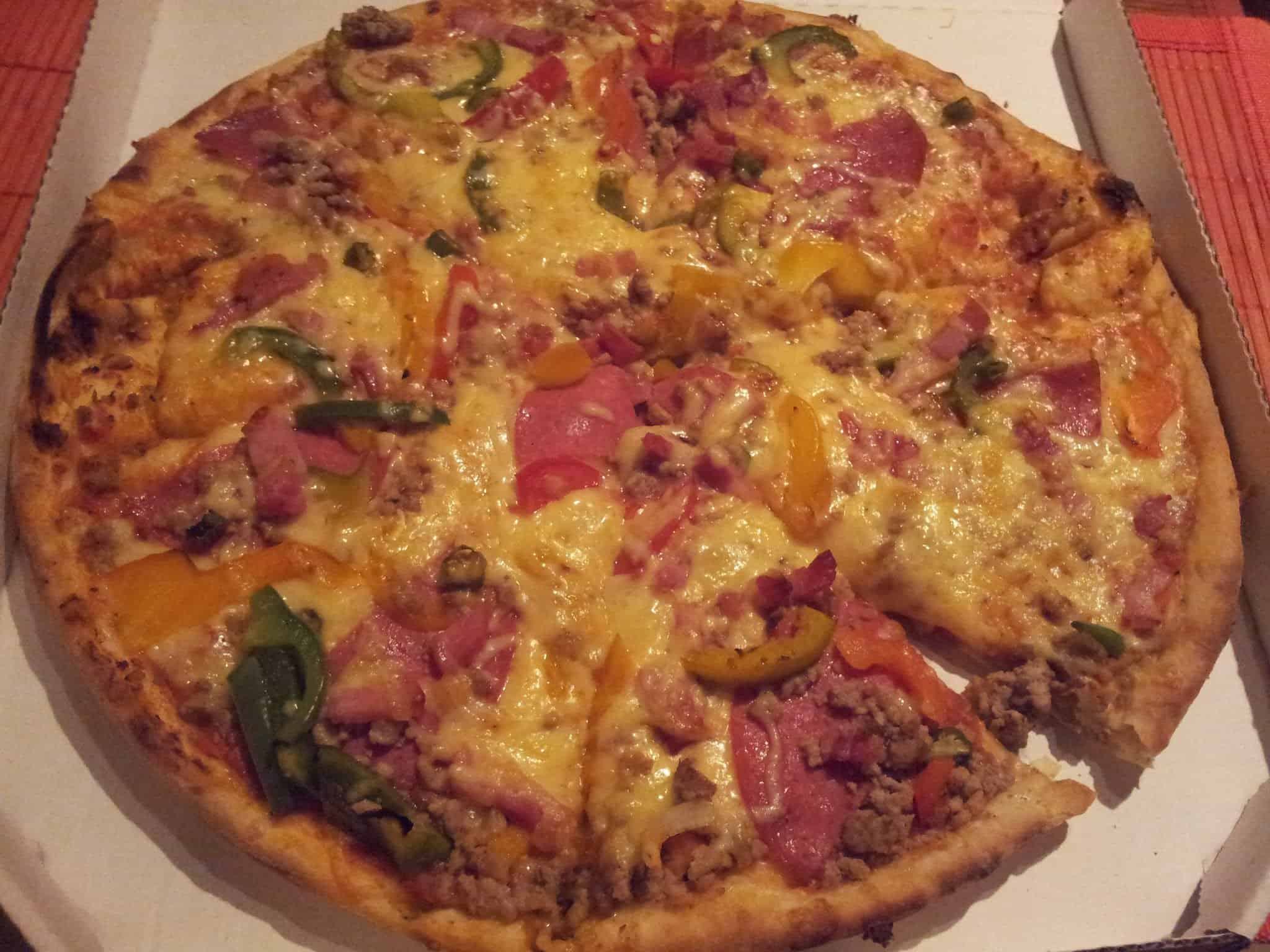 Pizza vom Lieferservice Pizza Bollywood - Stuttgart