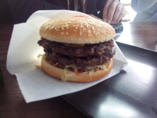 BBQ Burger mit zwei Pattys im WindBurger Berlin