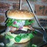 ild vom Chili-Cheese Burger im Burger Berlin International