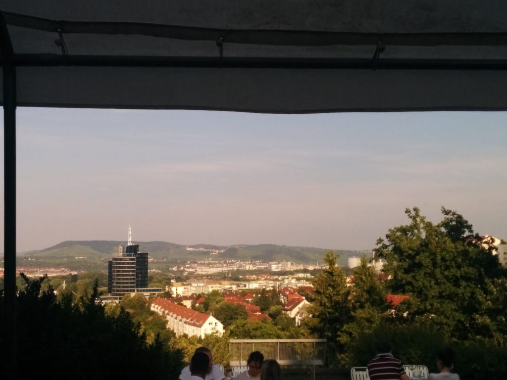 Ausblick Richtung Uhlberg im Biergarten on Top Stuttgart