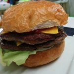 Cheeseburger mit doppelt Fleisch im Aloha Burger Stuttgart