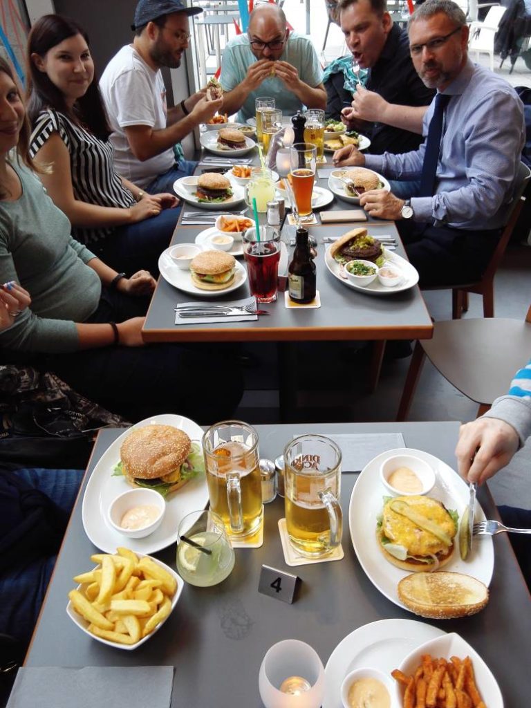 Gemischte Runde beim ersten Blog'n'Burger Stuttgart im flo Steak & Burger