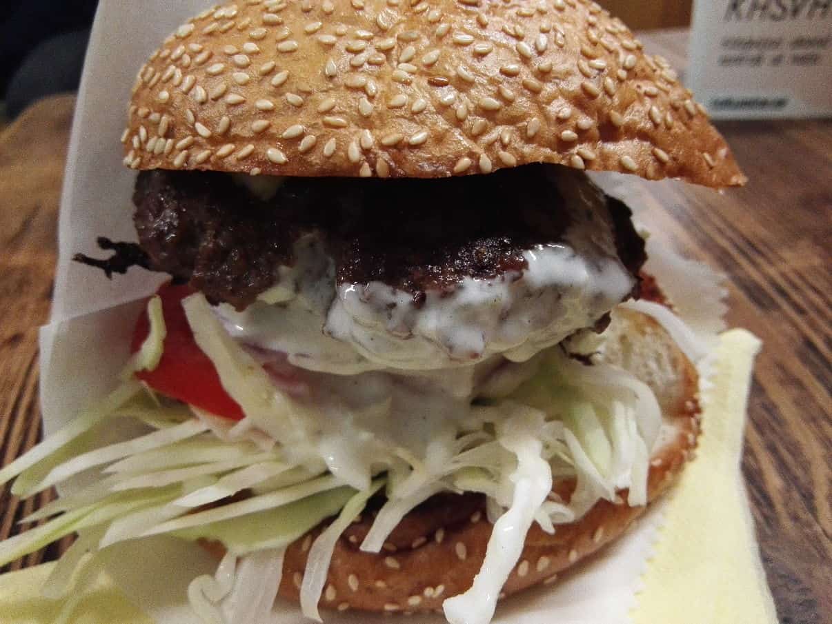 Hallitusjuustu burger / Bluecheese Burger im Dereku Burger Tallinn