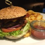 Hot BBQ-Burger im 1893 - VfB Club Restaurant