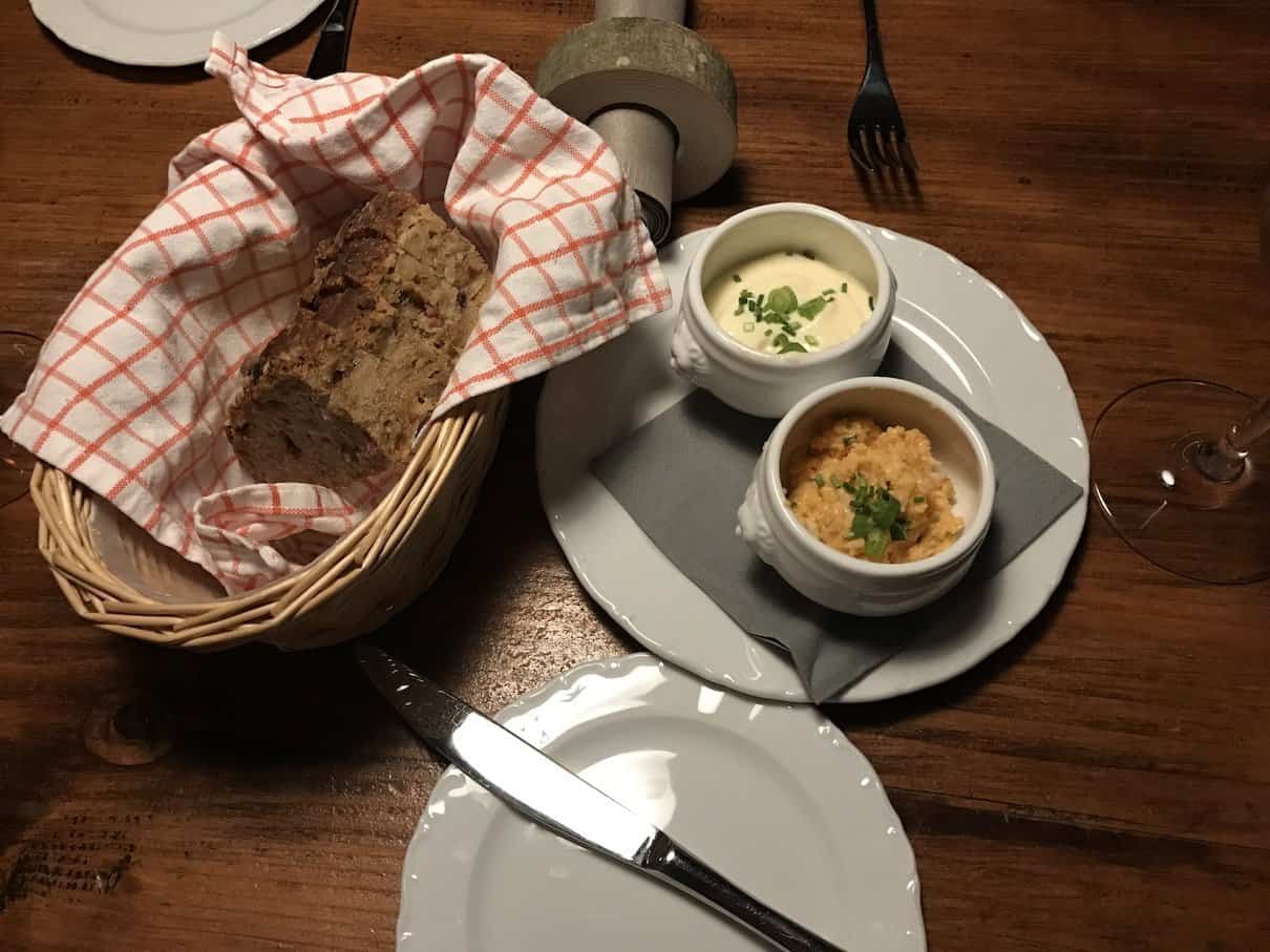 Brot, Käsecreme und Aioli - alles selbstgemacht im Hofer - Der Südtiroler in Gerlingen