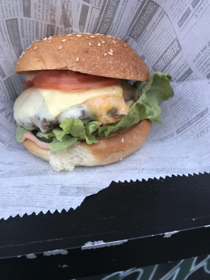 4-Cheeseburger im Round House Burger Stuttgart