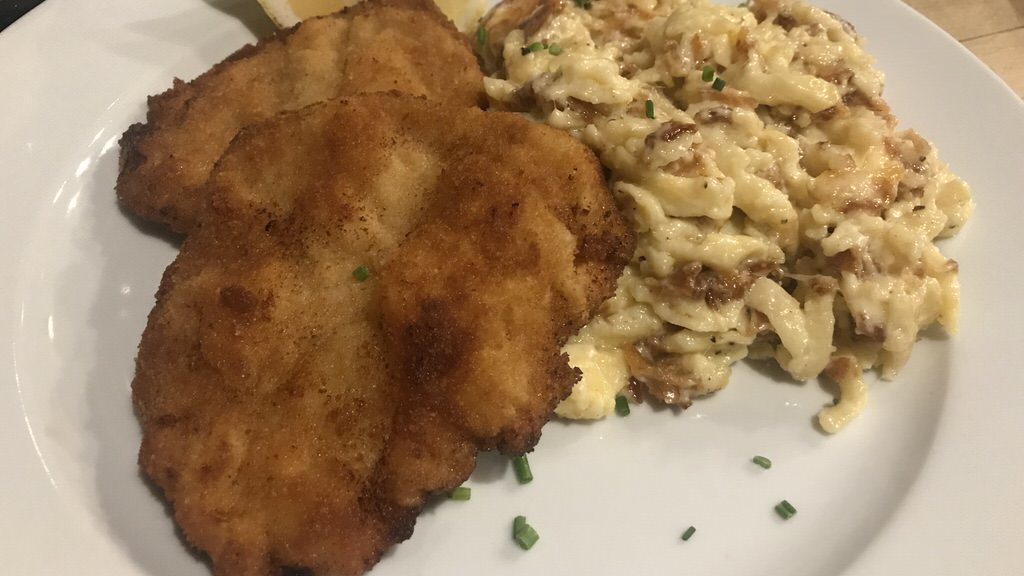 Schnitzel mit Kässpätzle im Das Lehen :)