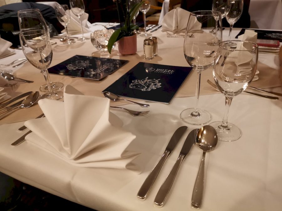 schön eingedeckter Tisch im Hotel Restaurant Royal Stuttgart