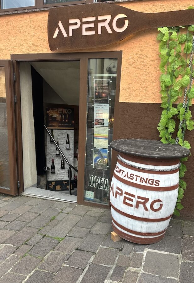 Eingang ins APERO